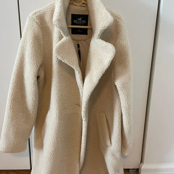 Ivory teddy bear coat from Hollister, never used but bought 2 years ago. - Picture 2 of 5